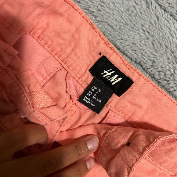 H&M Shorts Coral Colour - Picture 2 of 3